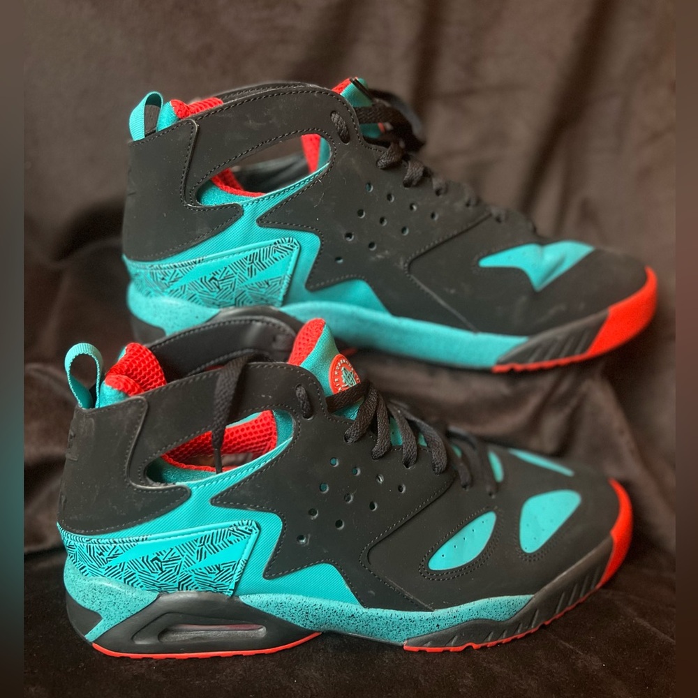 Nike Air Tech Challenge Huarache men’s sneaker, black, green/blue, pink
